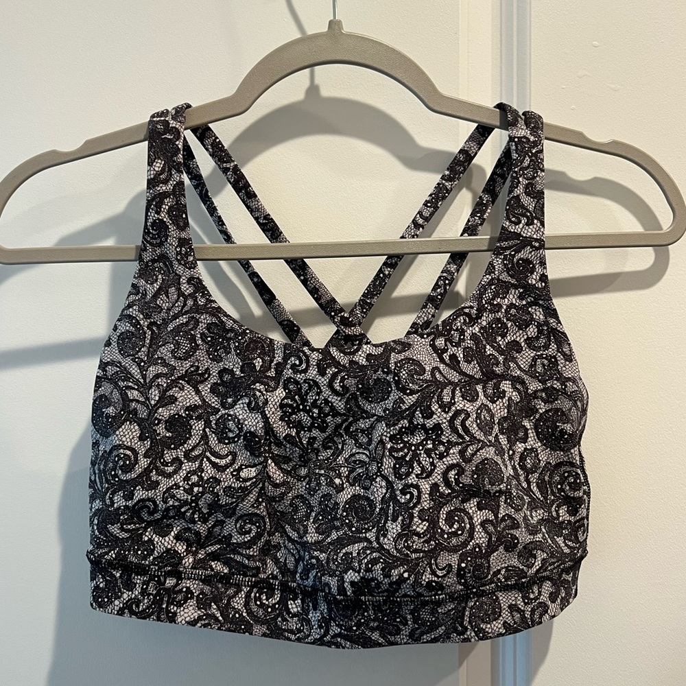 Lululemon Energy bra size 8. Excellent condition